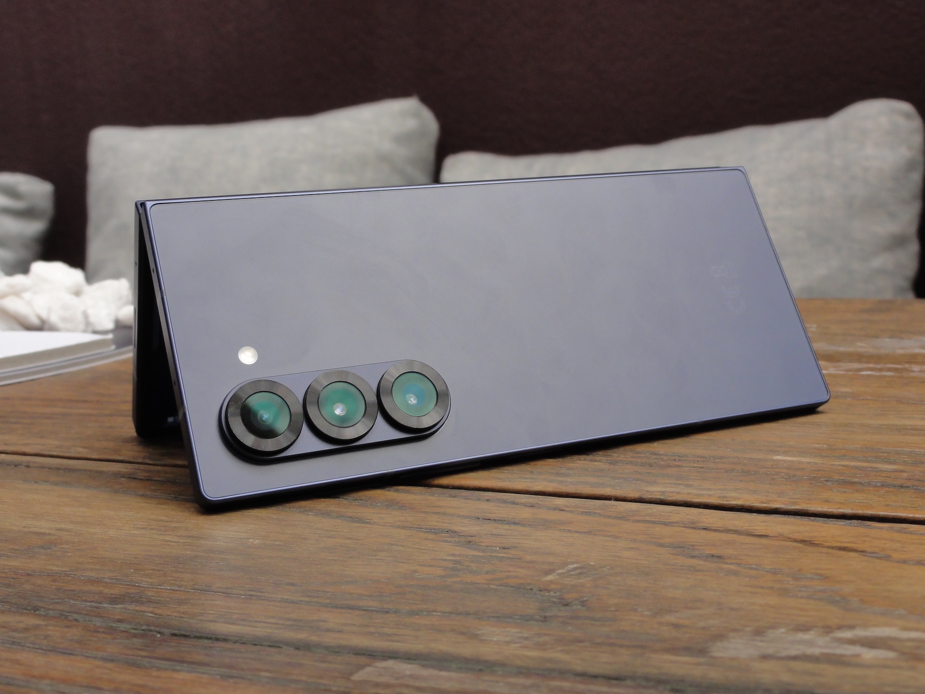 Galaxy Z Fold6 18 Galaxy Z Fold6 18