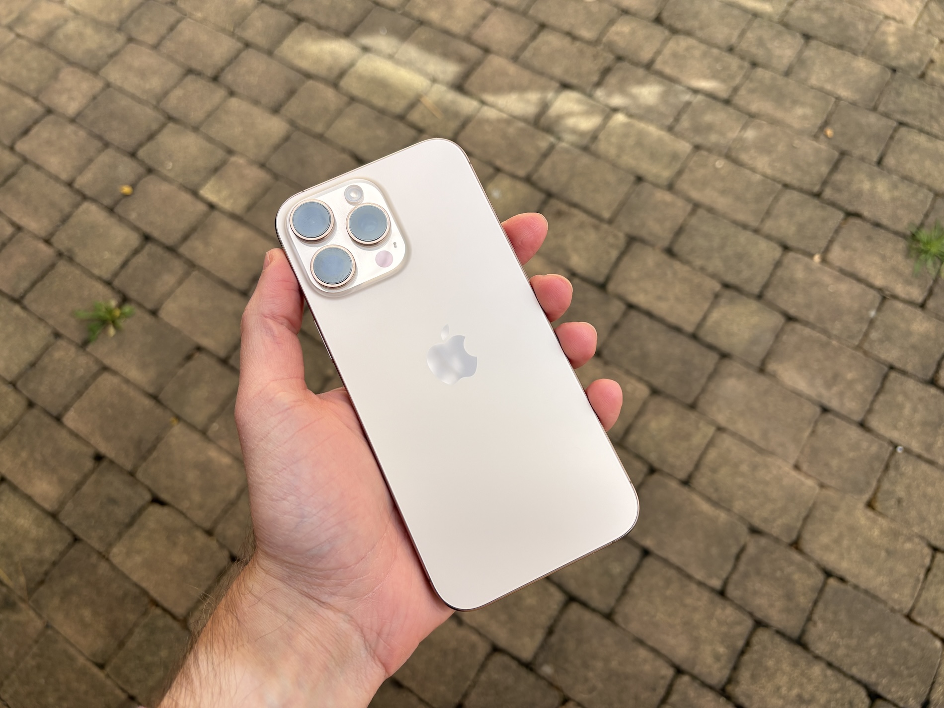 iPhone 16 Pro Max 1 iPhone 16 Pro Max 1